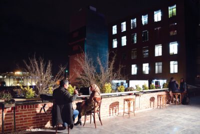 عمارت روبه‌رو